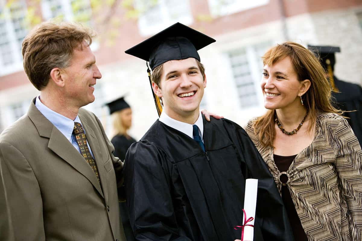 Featured image for “8 Tips to for Families to Avoid Scholarship Scams”