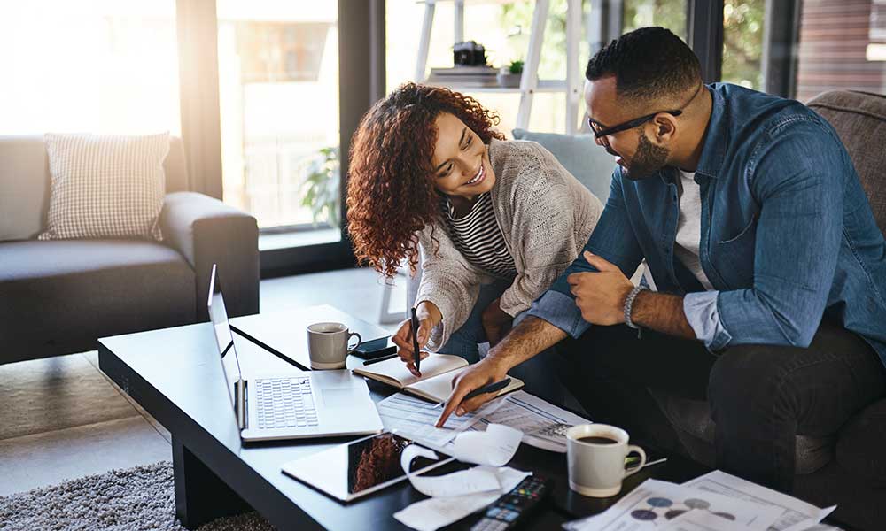 couple-arguing-over-finances